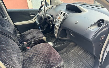 Toyota Yaris III рестайлинг, 2008 год, 595 000 рублей, 15 фотография