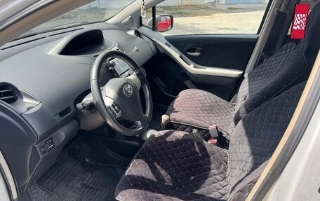 Toyota Yaris III рестайлинг, 2008 год, 595 000 рублей, 11 фотография