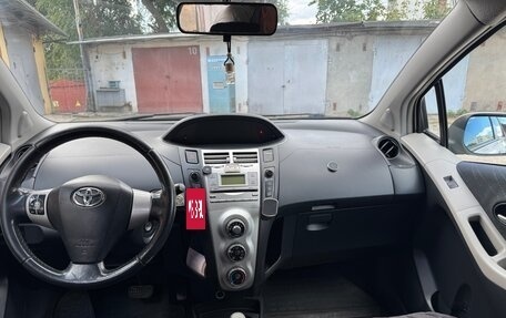 Toyota Yaris III рестайлинг, 2008 год, 595 000 рублей, 21 фотография