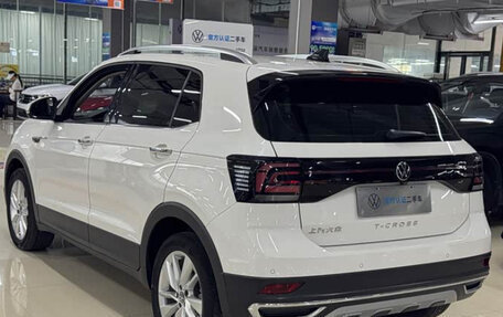 Volkswagen T-Cross I, 2022 год, 1 321 999 рублей, 10 фотография
