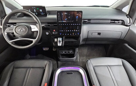 Hyundai Staria, 2023 год, 5 400 000 рублей, 10 фотография