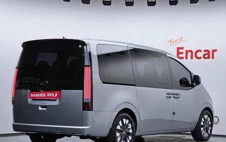 Hyundai Staria, 2023 год, 5 400 000 рублей, 2 фотография