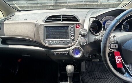 Honda Fit Shuttle I рестайлинг, 2013 год, 690 000 рублей, 13 фотография