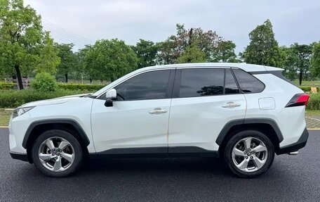 Toyota RAV4, 2022 год, 3 525 000 рублей, 4 фотография