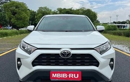 Toyota RAV4, 2022 год, 3 525 000 рублей, 2 фотография