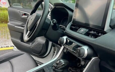 Toyota RAV4, 2022 год, 3 525 000 рублей, 6 фотография