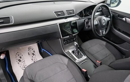 Volkswagen Passat B7, 2011 год, 1 149 000 рублей, 13 фотография