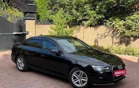 Audi A4, 2018 год, 1 500 000 рублей, 3 фотография