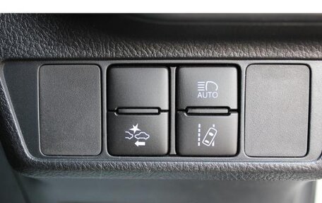Toyota Corolla, 2018 год, 1 085 000 рублей, 13 фотография