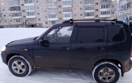 Chevrolet Niva I рестайлинг, 2011 год, 500 000 рублей, 4 фотография