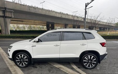 Skoda Karoq I, 2022 год, 1 664 000 рублей, 8 фотография