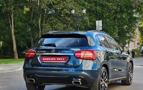 Mercedes-Benz GLA, 2019 год, 3 900 000 рублей, 9 фотография