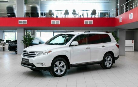 Toyota Highlander III, 2012 год, 1 850 000 рублей, 1 фотография