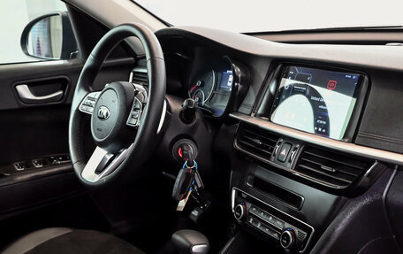 KIA Optima IV, 2018 год, 2 000 000 рублей, 11 фотография