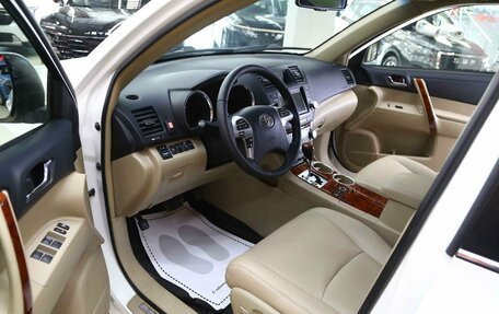 Toyota Highlander III, 2012 год, 1 850 000 рублей, 9 фотография