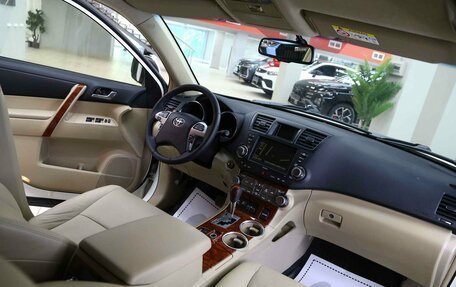 Toyota Highlander III, 2012 год, 1 850 000 рублей, 5 фотография
