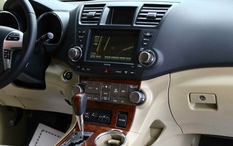 Toyota Highlander III, 2012 год, 1 850 000 рублей, 13 фотография