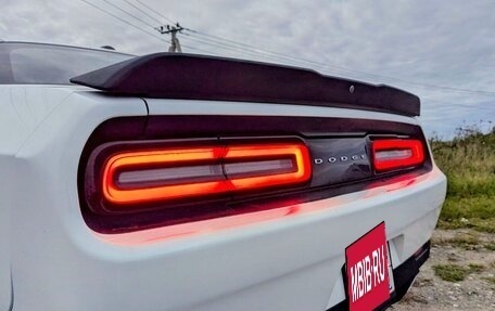 Dodge Challenger III рестайлинг 2, 2016 год, 3 300 000 рублей, 5 фотография