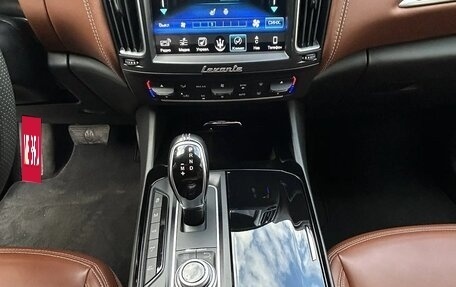 Maserati Levante I, 2017 год, 4 290 000 рублей, 7 фотография