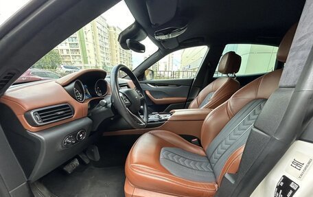Maserati Levante I, 2017 год, 4 290 000 рублей, 11 фотография