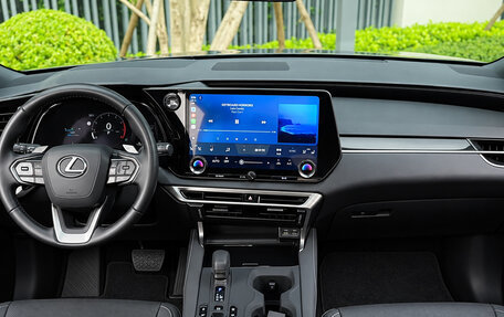Lexus RX IV рестайлинг, 2025 год, 6 490 000 рублей, 11 фотография