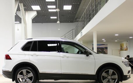 Volkswagen Tiguan II, 2018 год, 2 490 000 рублей, 4 фотография