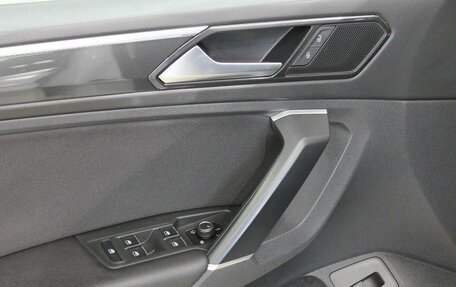 Volkswagen Tiguan II, 2018 год, 2 490 000 рублей, 9 фотография