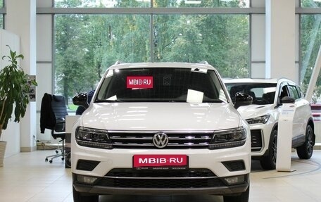 Volkswagen Tiguan II, 2018 год, 2 490 000 рублей, 2 фотография
