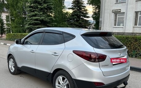 Hyundai ix35 I рестайлинг, 2011 год, 1 000 000 рублей, 8 фотография