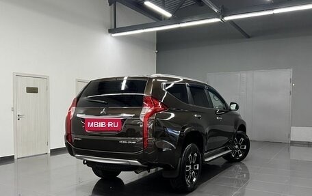 Mitsubishi Pajero Sport III рестайлинг, 2018 год, 2 995 000 рублей, 2 фотография
