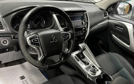 Mitsubishi Pajero Sport III рестайлинг, 2018 год, 2 995 000 рублей, 8 фотография