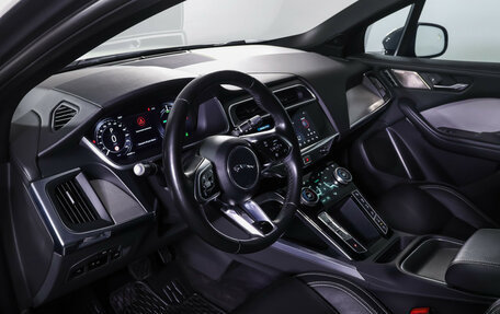 Jaguar I-Pace I, 2019 год, 4 000 000 рублей, 15 фотография