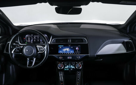 Jaguar I-Pace I, 2019 год, 4 000 000 рублей, 14 фотография