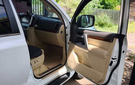 Toyota Land Cruiser 200, 2016 год, 7 300 000 рублей, 13 фотография