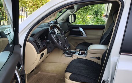 Toyota Land Cruiser 200, 2016 год, 7 300 000 рублей, 10 фотография