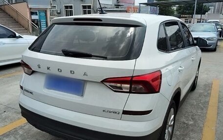 Skoda Kamiq I, 2022 год, 2 300 000 рублей, 6 фотография