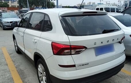 Skoda Kamiq I, 2022 год, 2 300 000 рублей, 4 фотография
