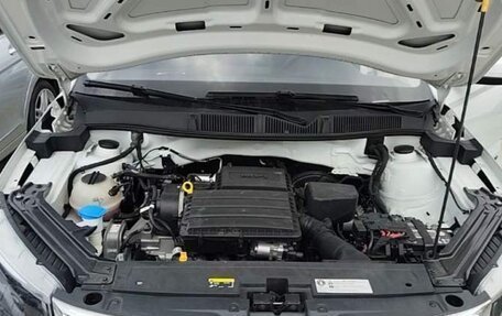 Skoda Kamiq I, 2022 год, 2 300 000 рублей, 19 фотография