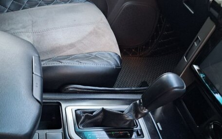 Toyota Land Cruiser Prado 150 рестайлинг 2, 2012 год, 3 690 000 рублей, 8 фотография