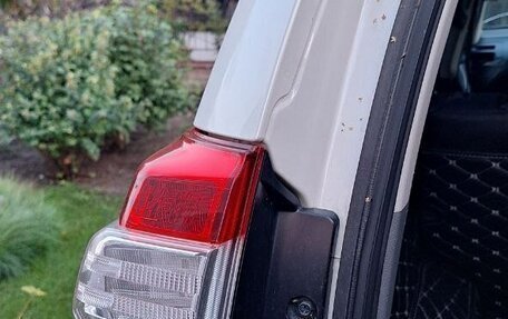 Toyota Land Cruiser Prado 150 рестайлинг 2, 2012 год, 3 690 000 рублей, 14 фотография