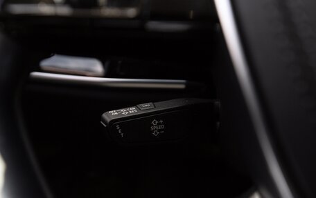 Audi A8, 2020 год, 24 500 000 рублей, 25 фотография