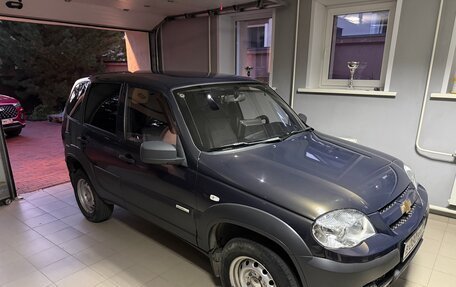 Chevrolet Niva I рестайлинг, 2013 год, 630 000 рублей, 2 фотография