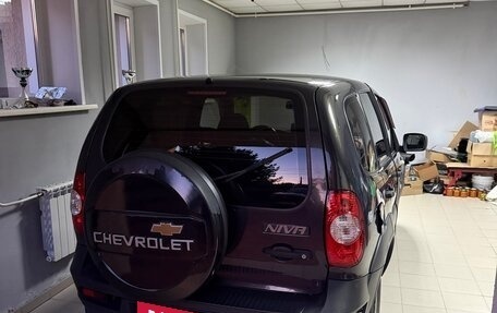 Chevrolet Niva I рестайлинг, 2013 год, 630 000 рублей, 4 фотография