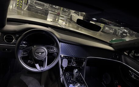 Bentley Flying Spur, 2023 год, 30 000 000 рублей, 7 фотография