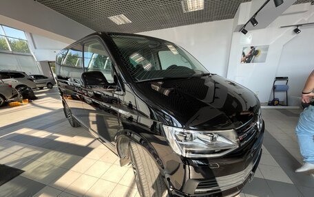 Volkswagen Multivan T6 рестайлинг, 2018 год, 4 600 000 рублей, 1 фотография