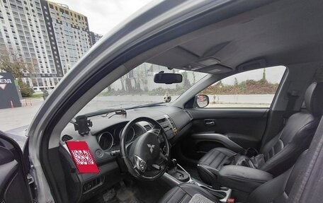 Mitsubishi Outlander III рестайлинг 3, 2012 год, 1 077 000 рублей, 13 фотография