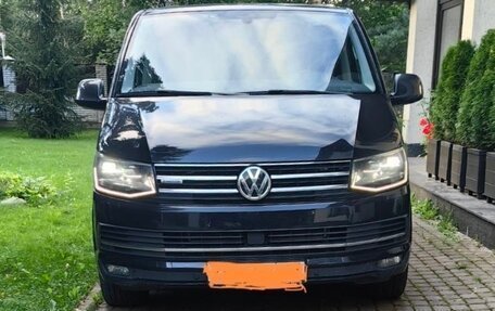 Volkswagen Multivan T6 рестайлинг, 2018 год, 4 600 000 рублей, 3 фотография