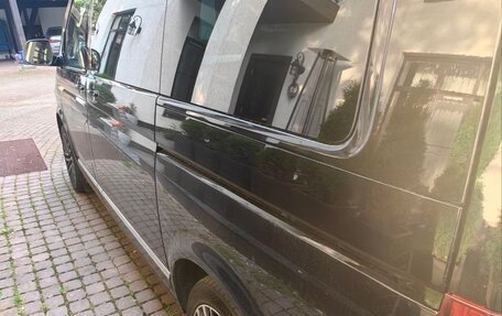 Volkswagen Multivan T6 рестайлинг, 2018 год, 4 600 000 рублей, 7 фотография