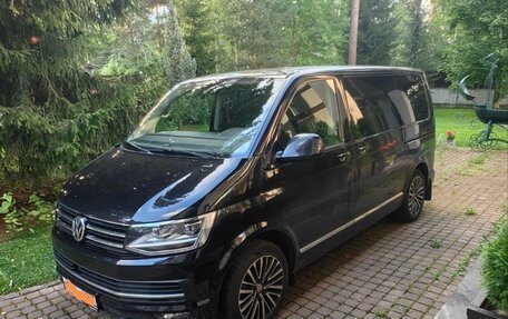 Volkswagen Multivan T6 рестайлинг, 2018 год, 4 600 000 рублей, 4 фотография