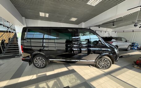 Volkswagen Multivan T6 рестайлинг, 2018 год, 4 600 000 рублей, 8 фотография